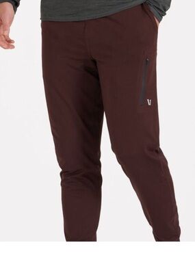 Vuori Sunday Performance Jogger Mens Size S Zipper Pockets Stretch Oxblood